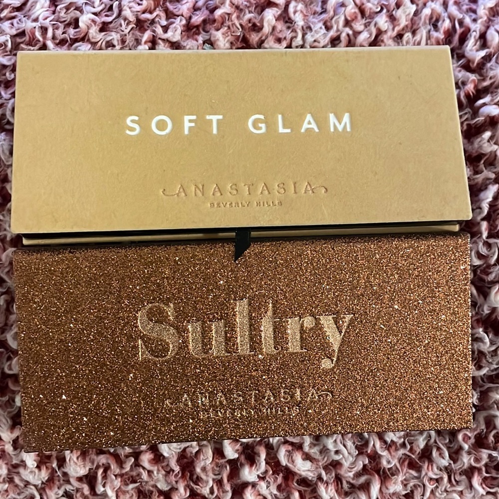 ABH eye shadow palettes unused